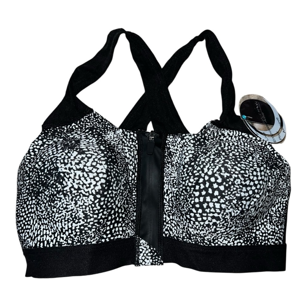 ✅Half Moon Active NWT Women's Sports Bra Front Zip Size Small Black & White